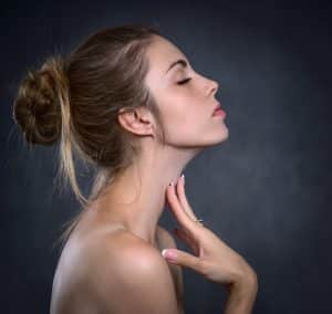 Biorevitalización del escote: Secretos para un escote radiante y joven