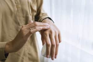 Dermatitis atópica en adultos: Prevención y cuidado