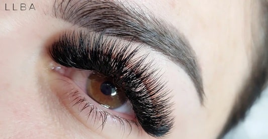 Extensiones de pestañas