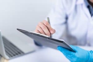 Cómo elegir un destino seguro para recibir atención médica en el extranjero